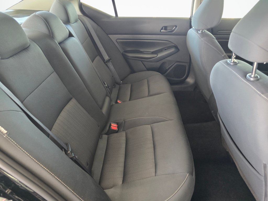 Used 2025 Nissan Altima 2.5 SV FWD image 38
