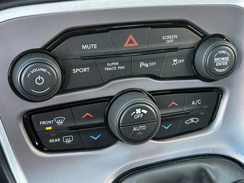 Used 2022 Dodge Challenger R/T w/ Plus Package image 19