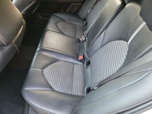 Used 2021 Toyota Camry SE FWD image 15