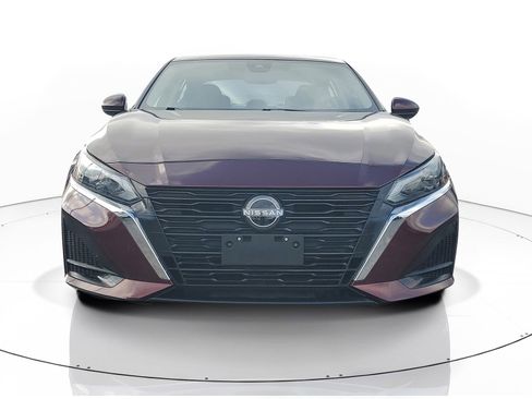 Used 2023 Nissan Altima 2.5 SV image 3