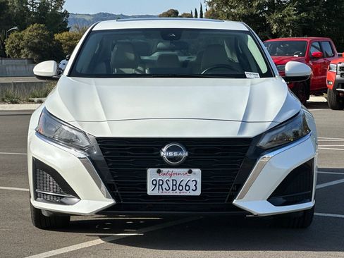 Certified 2023 Nissan Altima 2.5 SV w/ SV Premium Package image 9