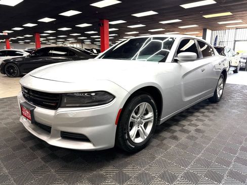 Used 2022 Dodge Charger SXT RWD image 7