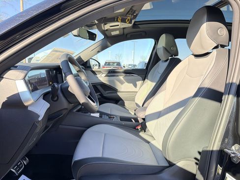 New 2026 Volkswagen Tiguan SE R-Line image 11