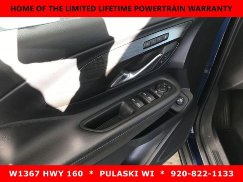 Used 2023 GMC Terrain SLT image 9