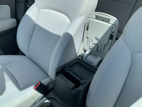 Used 2018 Subaru Forester 2.5i Premium AWD/4WD image 28