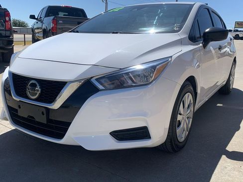 Used 2022 Nissan Versa S FWD image 3