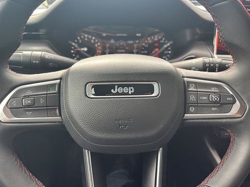 Used 2024 Jeep Compass Trailhawk AWD/4WD image 25