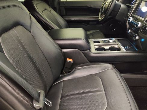 Used 2018 Ford Expedition XLT w/ Equipment Group 202A image 21