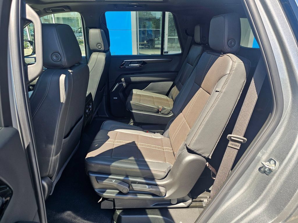 New 2026 Chevrolet Tahoe High Country AWD/4WD image 17
