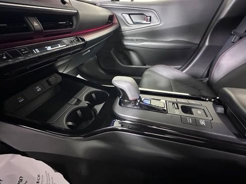 Used 2023 Toyota Prius Prime FWD image 28
