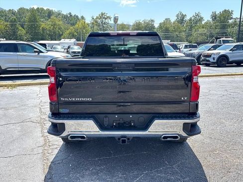 Used 2022 Chevrolet Silverado 1500 LT w/ Z71 Off-Road Package AWD/4WD image 6