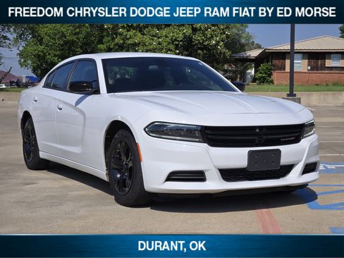 Used 2023 Dodge Charger SXT RWD image 2