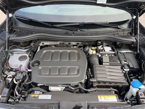 New 2026 Volkswagen Tiguan SE R-Line image 11