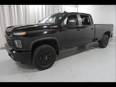 Used 2022 Chevrolet Silverado 3500 LT w/ All Star Edition AWD/4WD image 3