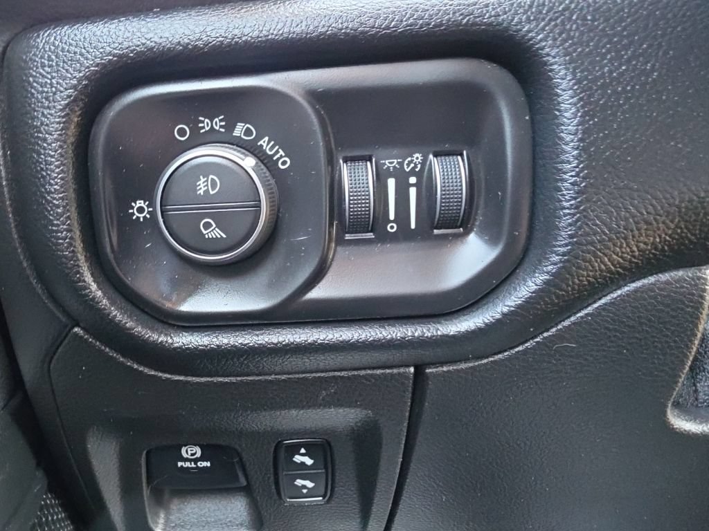Used 2019 RAM 1500 Big Horn AWD/4WD image 10