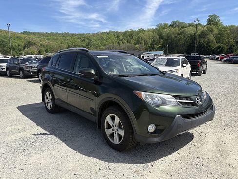 Used 2013 Toyota RAV4 XLE AWD/4WD image 4
