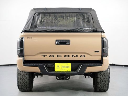 Used 2020 Toyota Tacoma TRD Sport image 43