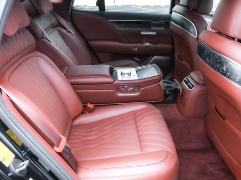 Used 2024 Genesis G90 3.5T image 34