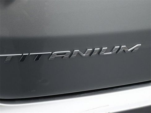 Used 2024 Ford Edge Titanium image 29