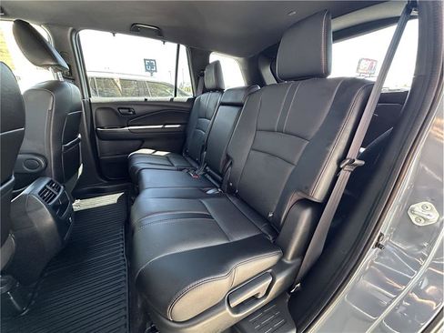 Used 2022 Honda Passport TrailSport image 16
