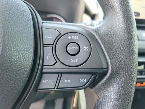 Used 2023 Toyota RAV4 LE FWD image 15