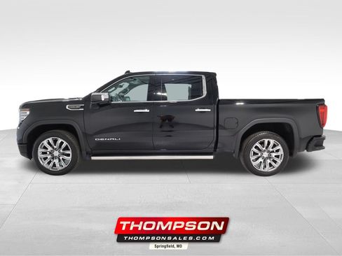 Used 2022 GMC Sierra 1500 Denali w/ Denali Reserve Package AWD/4WD image 1