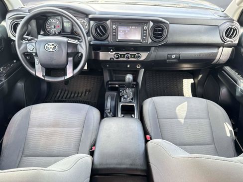 Used 2016 Toyota Tacoma SR image 14