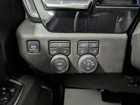 Used 2025 Chevrolet Silverado 2500 LT AWD/4WD image 23