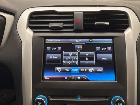 Used 2016 Ford Fusion SE image 23