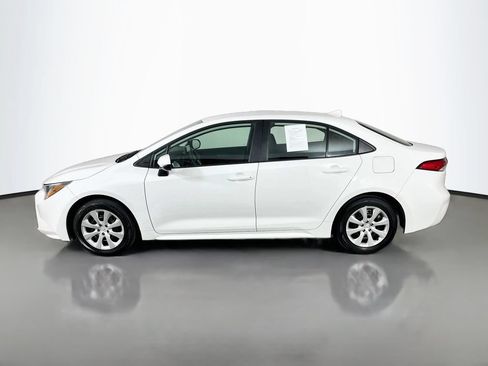 Used 2025 Toyota Corolla LE FWD image 5