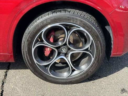 Used 2023 Alfa Romeo Stelvio Veloce image 6