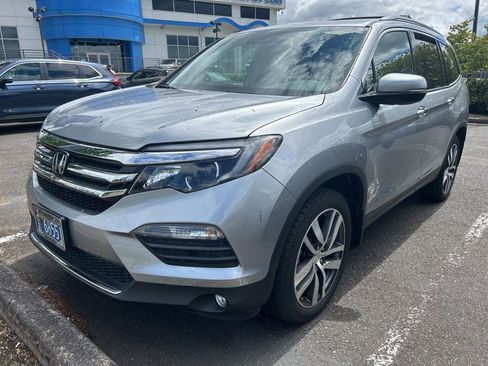 Used 2016 Honda Pilot Touring image 1