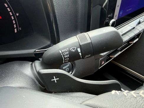 Certified 2025 Toyota Camry SE FWD image 28