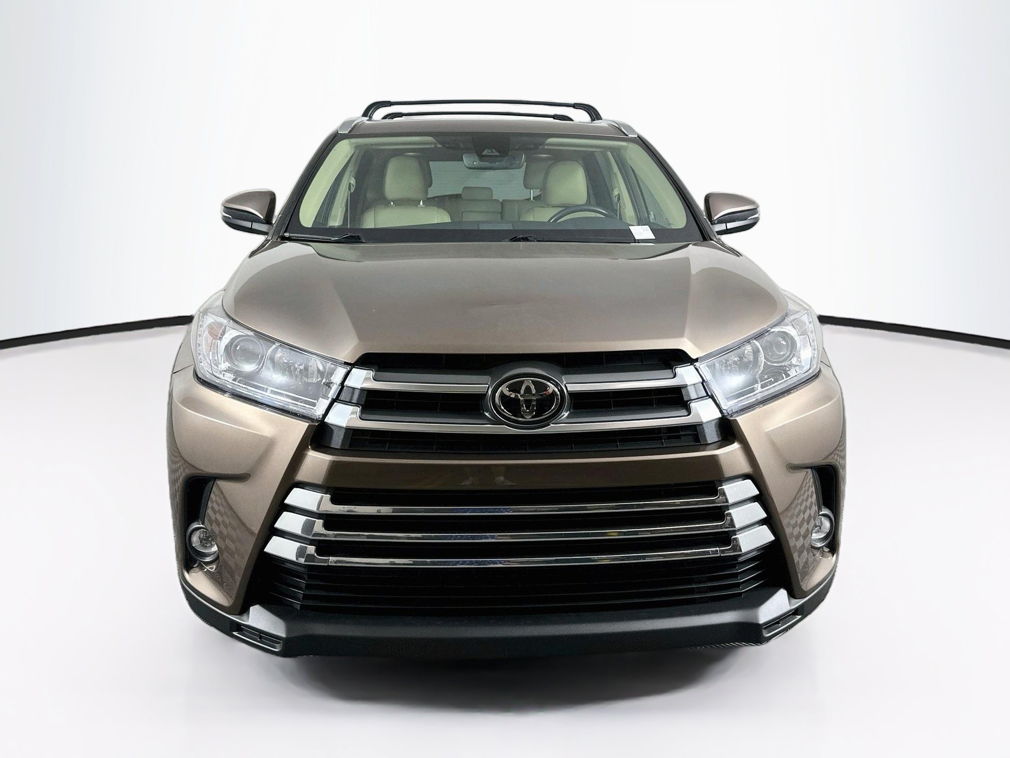 Used 2019 Toyota Highlander Limited AWD/4WD image 2