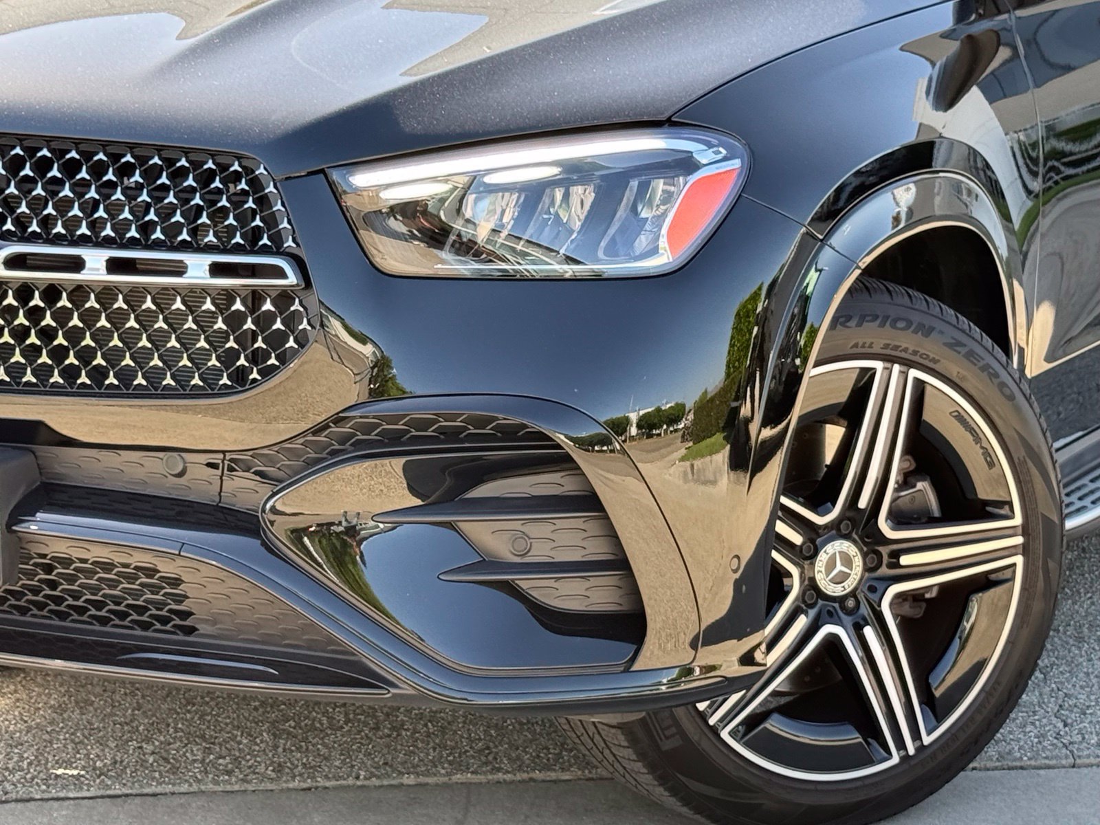 Used 2026 Mercedes-Benz GLE 450 4MATIC image 3