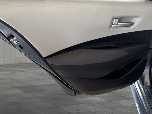 Used 2020 Toyota Corolla LE FWD image 14