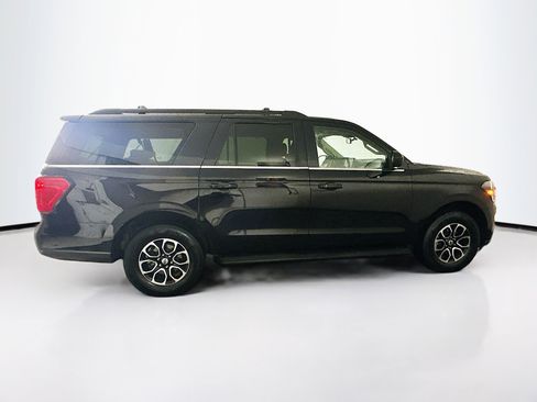 Used 2024 Ford Expedition Max XLT image 10