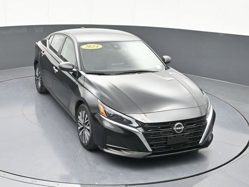 Used 2024 Nissan Altima 2.5 SV image 58