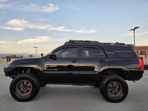 Used 2004 Toyota 4Runner SR5 AWD/4WD image 6