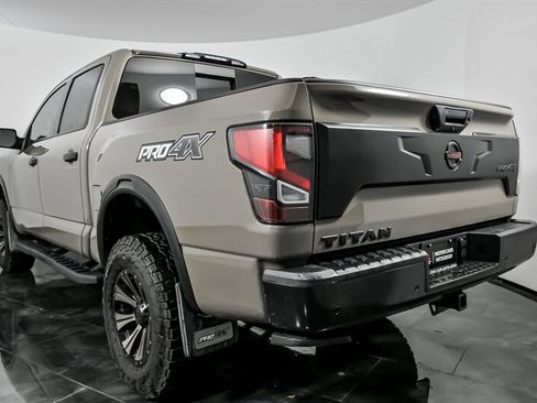 Used 2021 Nissan Titan PRO-4X w/ Pro-4x Convenience Package image 9