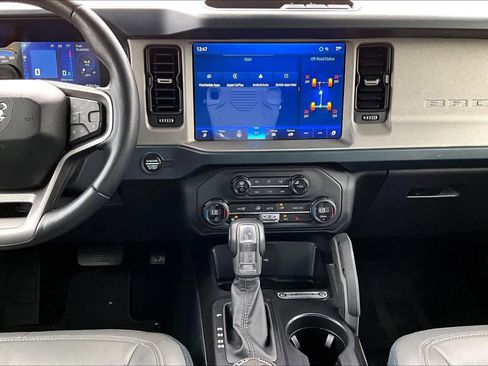 Used 2024 Ford Bronco Outer Banks image 7