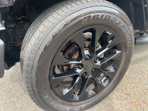 Used 2015 Jeep Wrangler Unlimited Sahara w/ Connectivity Group image 9