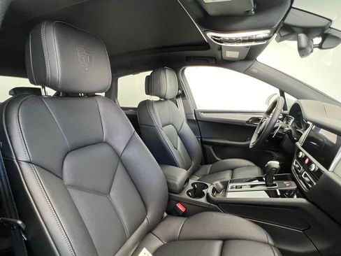 Used 2026 Porsche Macan image 18