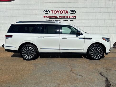 Used 2022 Lincoln Navigator L Black Label image 1