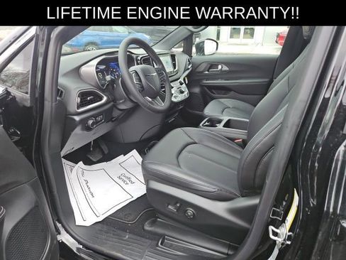 New 2026 Chrysler Voyager LX image 14