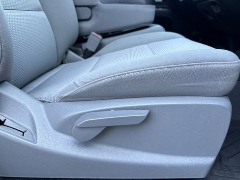 Used 2018 Chevrolet Silverado 1500 Custom w/ Custom Value Package image 23