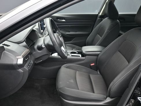 Used 2024 Nissan Altima 2.5 SV image 19