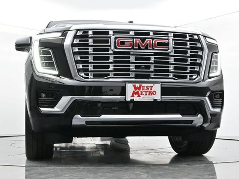 Used 2025 GMC Yukon XL Denali w/ Denali Reserve Package AWD/4WD image 40
