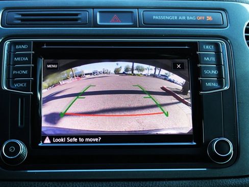 Used 2017 Volkswagen Tiguan S image 15