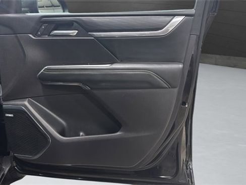 Used 2025 GMC Acadia Elevation image 26